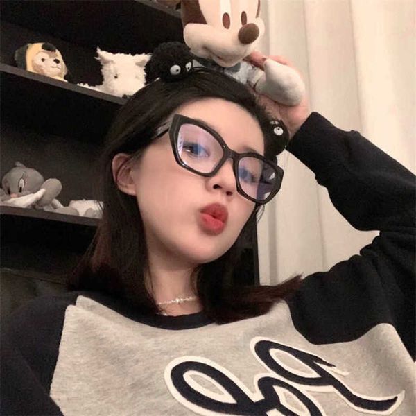 luxury designer new men's and women's sunglasses 20% off family cat's plate plain color net red flat light can be matched wit, White;black
luxury designer new men's and women's sunglasses 20% off family cat's plate plain color net red flat light can be matched wit, White;black