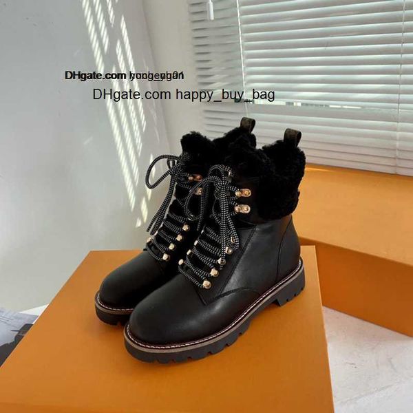 cowskin ankle leather martin boots winter women fur platform lace-up printed designer boot anti-slip black brown
cowskin ankle leather martin boots winter women fur platform lace-up printed designer boot anti-slip black brown