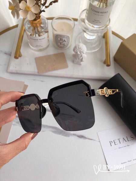 women fashion designer sunglasses pilot summer driving travel polarized sunglasses oversized pola polaroid resin hd lenses, White;black
women fashion designer sunglasses pilot summer driving travel polarized sunglasses oversized pola polaroid resin hd lenses, White;black