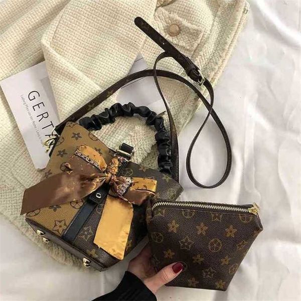 luxury designer new women's handbag children's and mother's sense women's style red shoulder bucket bagg70i
luxury designer new women's handbag children's and mother's sense women's style red shoulder bucket bagg70i