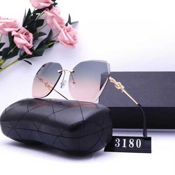 designer men's and women's beach couple sunglasses 20% off overseas street shooting travel fashion glasses 3180, White;black
designer men's and women's beach couple sunglasses 20% off overseas street shooting travel fashion glasses 3180, White;black