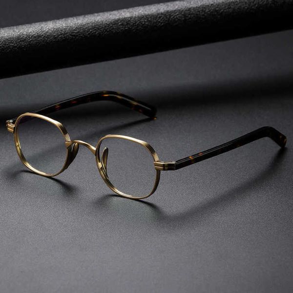luxury designer new sunglasses japanese pure titanium wannian tortoise frame with 132 plate small face box high myopia glasses, White;black
luxury designer new sunglasses japanese pure titanium wannian tortoise frame with 132 plate small face box high myopia glasses, White;black