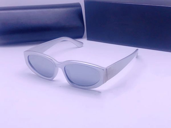 2023 luxury rectangle sunglasses for women fashion womens brand deisnger full frame uv400 lens summer style small oval come with case, White;black
2023 luxury rectangle sunglasses for women fashion womens brand deisnger full frame uv400 lens summer style small oval come with case, White;black