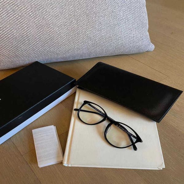 luxury designer new sunglasses xiangjia's plain eyewear frame female with myopia proof blue ray male same v-face slim simple just, White;black
luxury designer new sunglasses xiangjia's plain eyewear frame female with myopia proof blue ray male same v-face slim simple just, White;black