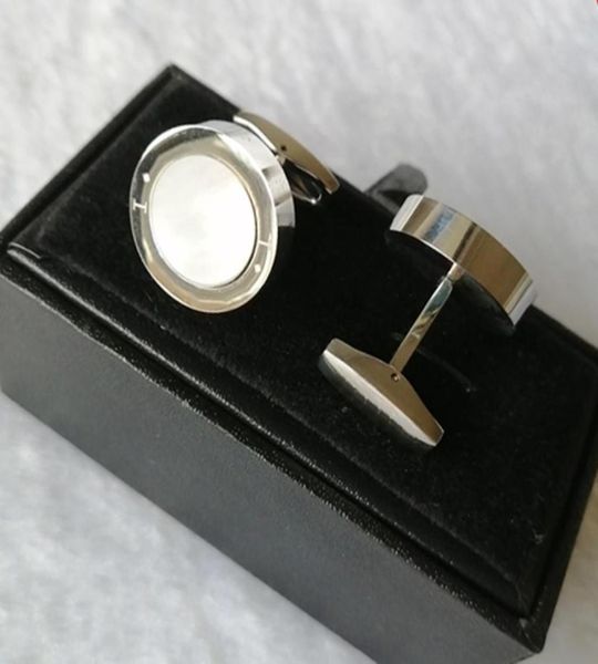 luxury designer cuff links classic french cufflinks for men with stamp gift fashion jewelry whole4567211, Silver
luxury designer cuff links classic french cufflinks for men with stamp gift fashion jewelry whole4567211, Silver