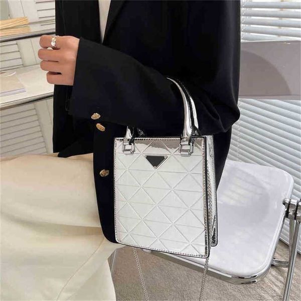 handbag 2023 new bag bright face hand women's solid color lingge popular shoulder messenger
handbag 2023 new bag bright face hand women's solid color lingge popular shoulder messenger