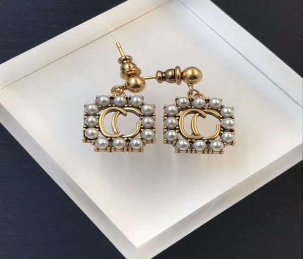 2022 new charm earrings fashion luxury brand designer designs pearl rim brass letter pendant wedding party couple gift exceptional7708823, Golden
2022 new charm earrings fashion luxury brand designer designs pearl rim brass letter pendant wedding party couple gift exceptional7708823, Golden