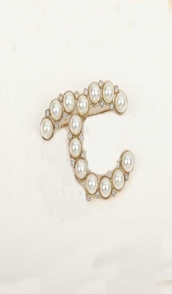 2022 charm brooch with diamond and nature shell beads for women wedding jewelry gift have box stamp ps74164959211, Golden
2022 charm brooch with diamond and nature shell beads for women wedding jewelry gift have box stamp ps74164959211, Golden