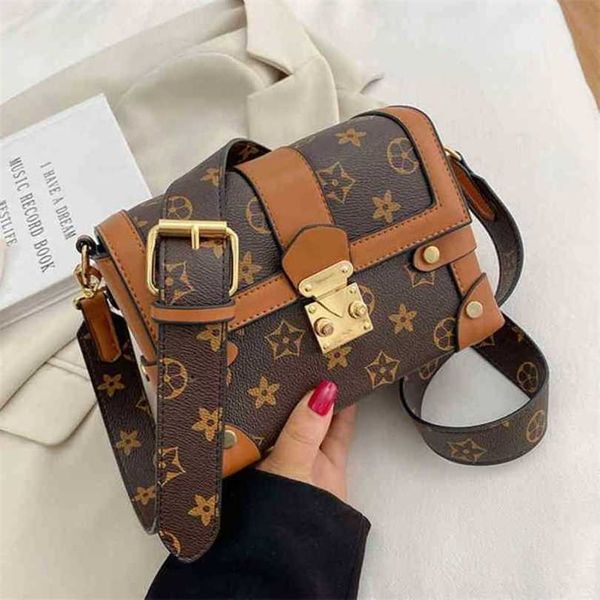 luxury designer new women's handbag red women's and printed shoulder mini style messenger small square
luxury designer new women's handbag red women's and printed shoulder mini style messenger small square