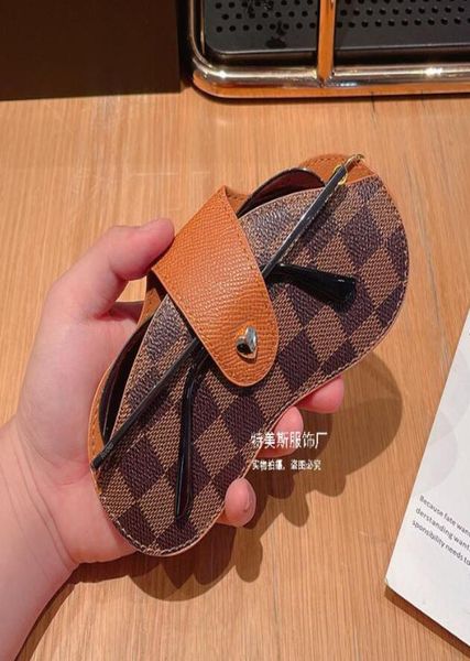 7style creative glasses case keychain car keychains leather sunglasses storage bag keyring men women bag pendant accessories9700853, Silver
7style creative glasses case keychain car keychains leather sunglasses storage bag keyring men women bag pendant accessories9700853, Silver