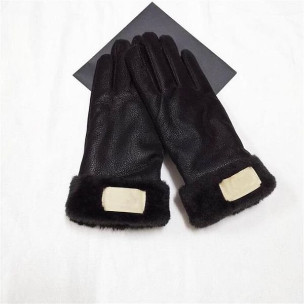 european and american designer brand windproof leather gloves lady touch screen rex rabbit fur mouth winter heat preservation wind259w, Blue;gray
european and american designer brand windproof leather gloves lady touch screen rex rabbit fur mouth winter heat preservation wind259w, Blue;gray