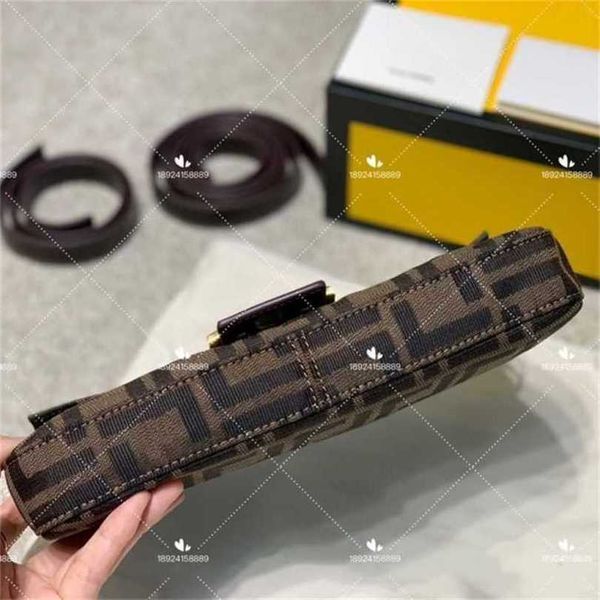 luxury designer new women's handbag french minority middle flower female leather staff vintage
luxury designer new women's handbag french minority middle flower female leather staff vintage