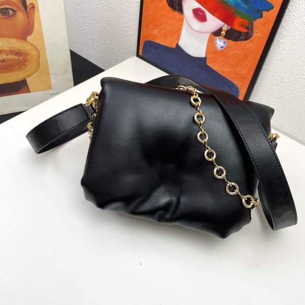 Designer Handbag Women's One Shoulder Bag Luxury Underarm bag Metal logo Fashion Chain leather Premium Chain bag elegant Women's Pillow bag Baguette bag
Designer Handbag Women's One Shoulder Bag Luxury Underarm bag Metal logo Fashion Chain leather Premium Chain bag elegant Women's Pillow bag Baguette bag