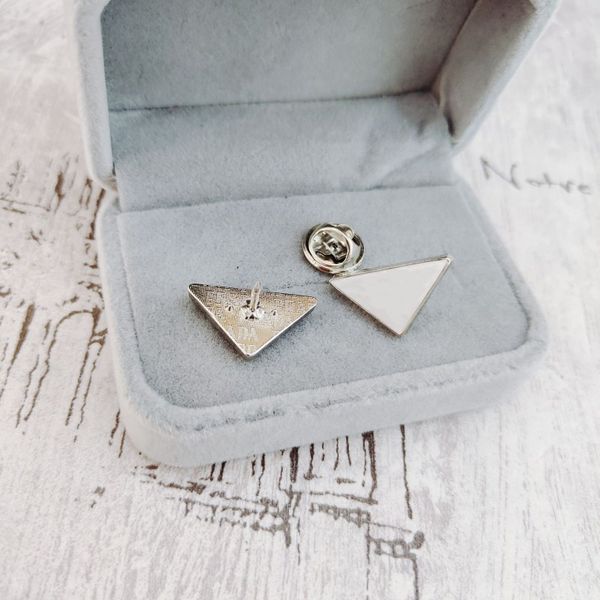 broche designer brooch brooches designer jewelry brooches woman lapel pins pearl badge noddy badge men accessories women 18k gold plated par, Gray
broche designer brooch brooches designer jewelry brooches woman lapel pins pearl badge noddy badge men accessories women 18k gold plated par, Gray