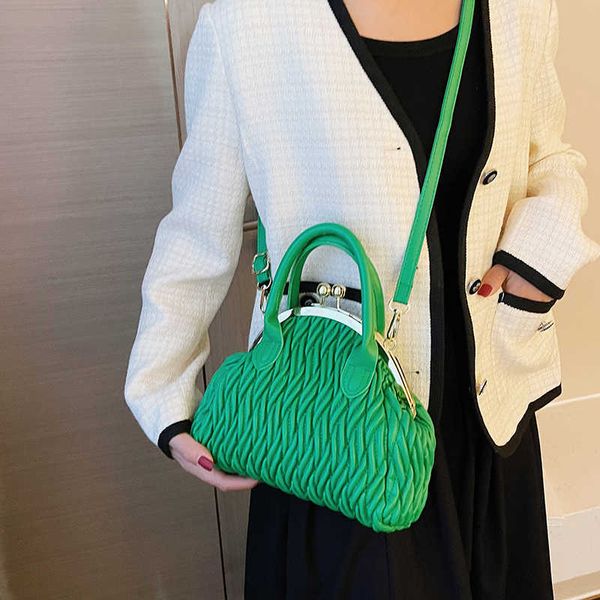 nxy chinese style clip leather handle tote bag for women trend female vintage small crossbody bags y2k 230308
nxy chinese style clip leather handle tote bag for women trend female vintage small crossbody bags y2k 230308