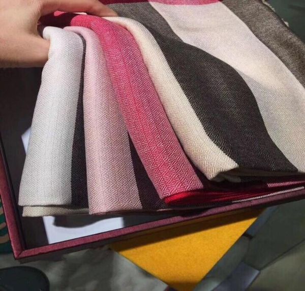 2022 woman scarves wraps winter thick cashmere scarf patchwork plaid shawl 180 x70 cm6099533, Blue;gray
2022 woman scarves wraps winter thick cashmere scarf patchwork plaid shawl 180 x70 cm6099533, Blue;gray