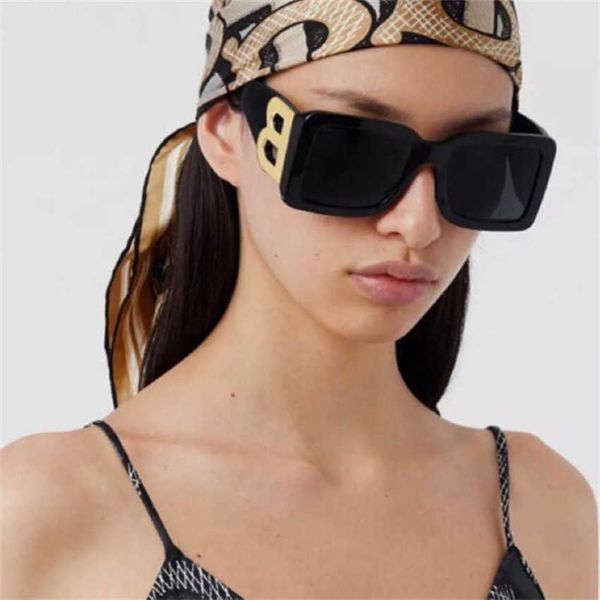 luxury designer new sunglasses be ins fashion personality letter box han huohuo same, White;black
luxury designer new sunglasses be ins fashion personality letter box han huohuo same, White;black