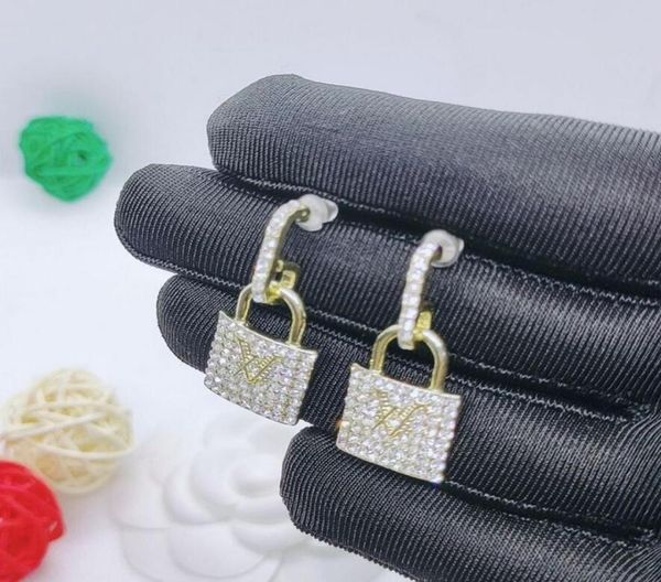 20 color stud 18k gold plated brand designers letters earrings geometric luxury brand women rhinestone pearl earring for wedding p1042396, Golden;silver
20 color stud 18k gold plated brand designers letters earrings geometric luxury brand women rhinestone pearl earring for wedding p1042396, Golden;silver