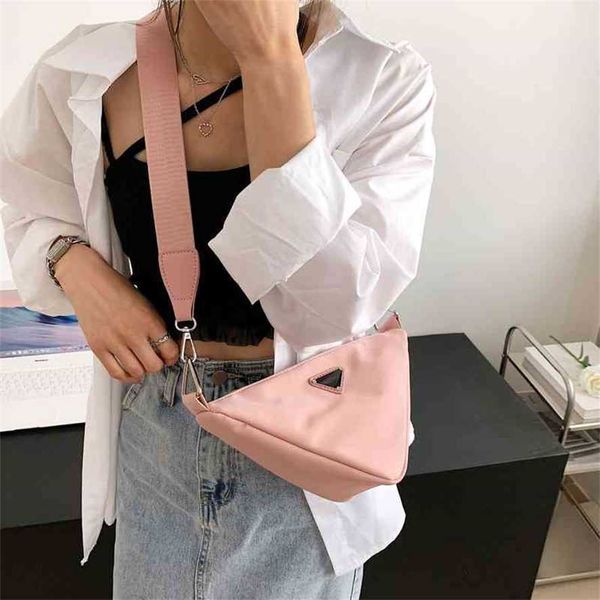 handbag 2023 fashion women's bag leather quality handbag spring and summer triangle red packet leisure trend niche shoulder messenger f
handbag 2023 fashion women's bag leather quality handbag spring and summer triangle red packet leisure trend niche shoulder messenger f