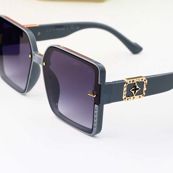 luxury designer new men's and women's sunglasses 20% off fourleaf grass fashion advanced sense box net red resistant women, White;black
luxury designer new men's and women's sunglasses 20% off fourleaf grass fashion advanced sense box net red resistant women, White;black