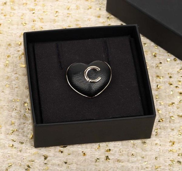 2022 luxury quality charm brooch in large size in 18k gold plated have box stamp black color ps3496a2947939, Golden
2022 luxury quality charm brooch in large size in 18k gold plated have box stamp black color ps3496a2947939, Golden