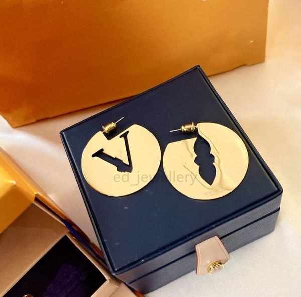 2022 luxury designer studs brand gold butterfly earrings women039s party wedding couple gift jewelry 925 silver al7486925, Golden;silver
2022 luxury designer studs brand gold butterfly earrings women039s party wedding couple gift jewelry 925 silver al7486925, Golden;silver