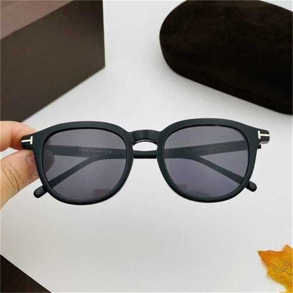designer men's and women's beach couple sunglasses 20% off fashion brand men for women driving square tf816 with original case, White;black
designer men's and women's beach couple sunglasses 20% off fashion brand men for women driving square tf816 with original case, White;black