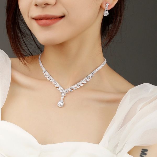 16 style necklace earring bracelet suit inlaid zircon rhinestone twinkle non fading bridal decorate adjeustable length necklace elegant wedd, Silver
16 style necklace earring bracelet suit inlaid zircon rhinestone twinkle non fading bridal decorate adjeustable length necklace elegant wedd, Silver