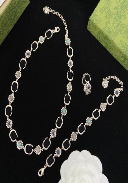 classic silver flower chain chokers necklace luxury designer double letter bracelet have stamp brass material for women wedding pa7637043, Golden;silver
classic silver flower chain chokers necklace luxury designer double letter bracelet have stamp brass material for women wedding pa7637043, Golden;silver