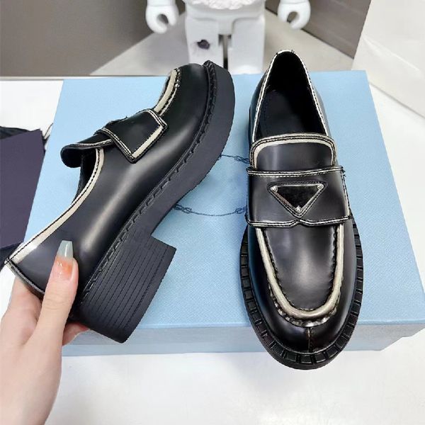 spring luxury brand dress shoes black leather shoes lady retro round head thick heel flats fshion triangle pattern temperament women's
spring luxury brand dress shoes black leather shoes lady retro round head thick heel flats fshion triangle pattern temperament women's