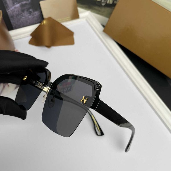 brand frame studio rayben sun glass pair eyewear polarized sunglasses tr90 polaroid hd polarized lenses outdoor woman uv protection with box, White;black
brand frame studio rayben sun glass pair eyewear polarized sunglasses tr90 polaroid hd polarized lenses outdoor woman uv protection with box, White;black