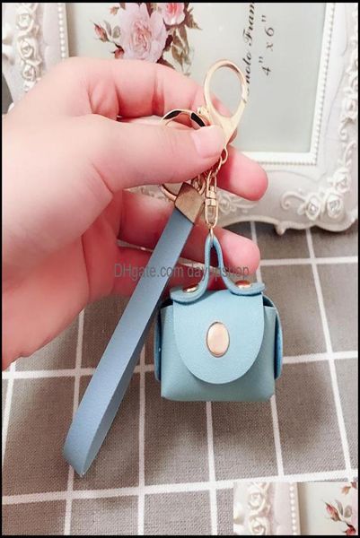 key rings jewelry 2022 fashion ladies pu leather mini wallet car holder coin purse clutch bag housekeeper keychain small handbag b4843073, Slivery;golden
key rings jewelry 2022 fashion ladies pu leather mini wallet car holder coin purse clutch bag housekeeper keychain small handbag b4843073, Slivery;golden