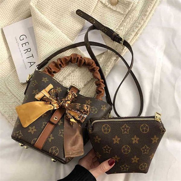 handbag 2023 new bag children's and mother's sense women's style handbag red shoulder bucket bagg70i
handbag 2023 new bag children's and mother's sense women's style handbag red shoulder bucket bagg70i