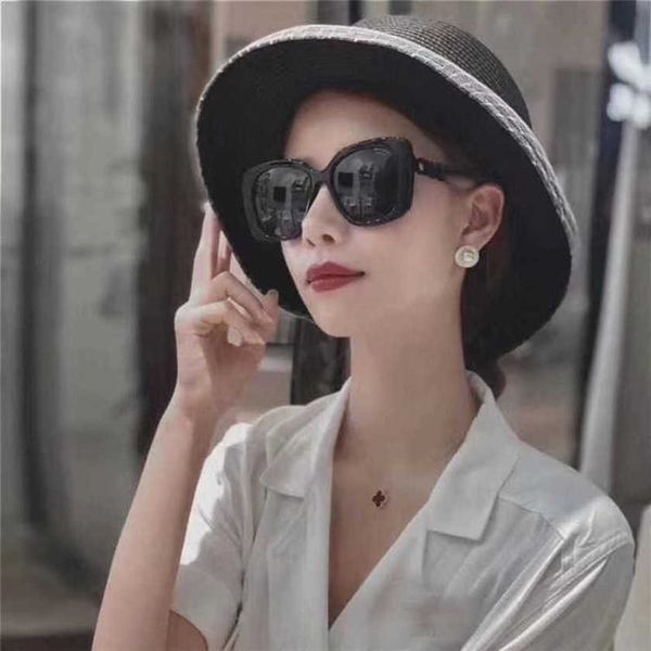 40% off luxury designer new men's and women's sunglasses 20% off xiaoxiangjia personalized letter with legs ins xin lei li nian sa, White;black
40% off luxury designer new men's and women's sunglasses 20% off xiaoxiangjia personalized letter with legs ins xin lei li nian sa, White;black