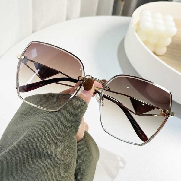 30% off luxury designer new men's and women's sunglasses 20% off cut edge women gradually change color personality same, White;black
30% off luxury designer new men's and women's sunglasses 20% off cut edge women gradually change color personality same, White;black