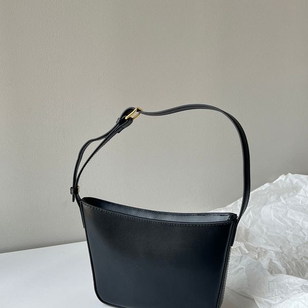 luxury women's bag single shoulder bag crossbody bag retro underarm bag 2023 fashion women's purse large capacity tote bag low-key
luxury women's bag single shoulder bag crossbody bag retro underarm bag 2023 fashion women's purse large capacity tote bag low-key