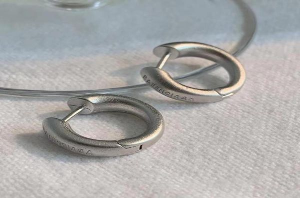 earrings 925 silver dangle chandelier simple french american frosted gold letter female metal circle light luxury sense women0392190020
earrings 925 silver dangle chandelier simple french american frosted gold letter female metal circle light luxury sense women0392190020