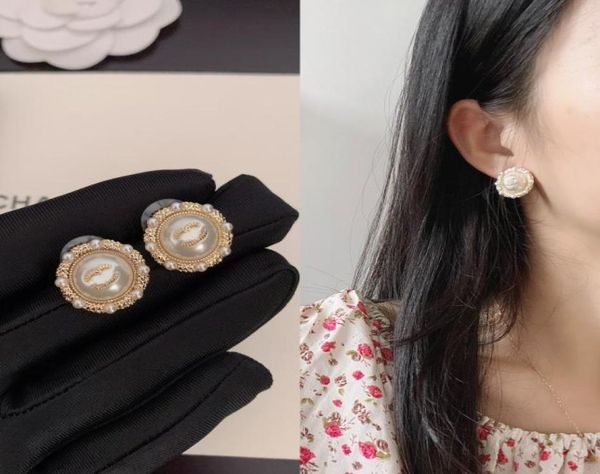 19 style 18k gold designer letters stud pearl earring crystal geometric luxury brand women rhinestone pearl wedding party6793629, Golden;silver
19 style 18k gold designer letters stud pearl earring crystal geometric luxury brand women rhinestone pearl wedding party6793629, Golden;silver