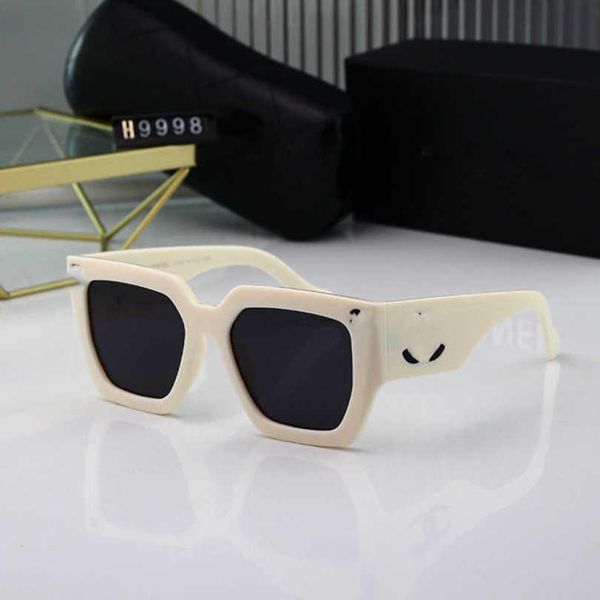 men's luxury designer women's sunglasses nylon female metal accessories sharp goods driving glasses the same batch, White;black
men's luxury designer women's sunglasses nylon female metal accessories sharp goods driving glasses the same batch, White;black