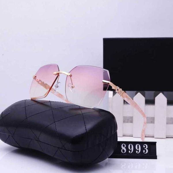 10% off luxury designer new men's and women's sunglasses 20% off overseas street shooting travel fashion glasses 8993, White;black
10% off luxury designer new men's and women's sunglasses 20% off overseas street shooting travel fashion glasses 8993, White;black