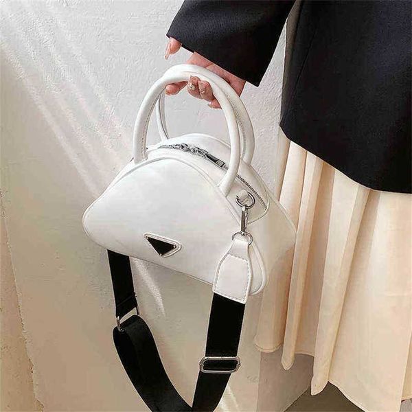 handbag 2023 new bag red same women's soft leather hand embossed wide shoulder belt portable diagonal
handbag 2023 new bag red same women's soft leather hand embossed wide shoulder belt portable diagonal