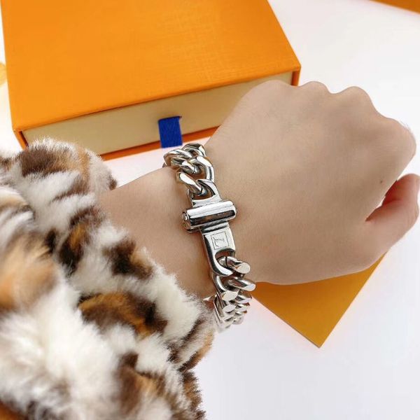 lw viviennee bracelet for woman designer for man gold plated 18k t0p quality highest counter quality classic style fashion luxury exquisite, Golden;silver
lw viviennee bracelet for woman designer for man gold plated 18k t0p quality highest counter quality classic style fashion luxury exquisite, Golden;silver