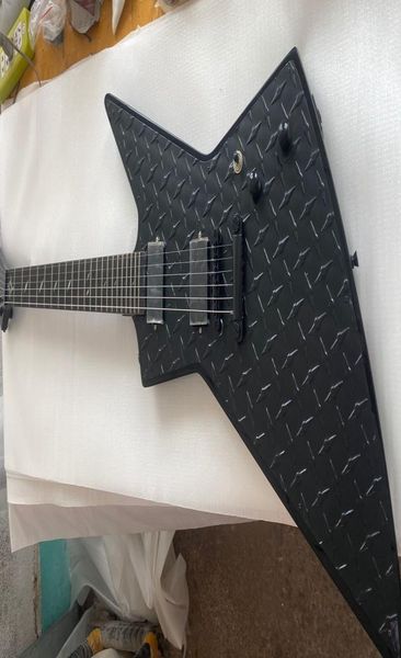 mx250 james hetfield matte black diamond plate explorer electric guitar ninja stars inlay china emg pickups super rare axe5864231
mx250 james hetfield matte black diamond plate explorer electric guitar ninja stars inlay china emg pickups super rare axe5864231
