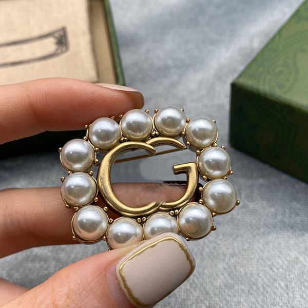 luxury women men designer brand letter brooches jewelry brooch charm pearl pin wedding lovers gift party gift accessorie with box, Gray
luxury women men designer brand letter brooches jewelry brooch charm pearl pin wedding lovers gift party gift accessorie with box, Gray