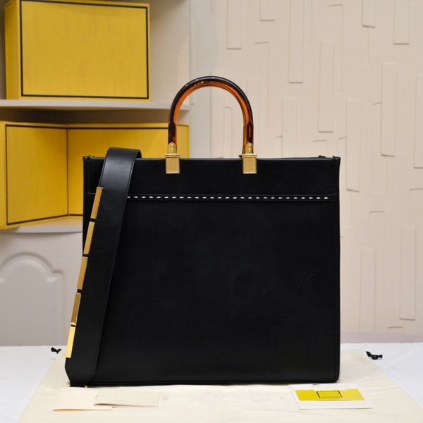 designer handbag women's one shoulder bag luxury handbag letter logo design retro two-color strap leather luxury crossbody bag cosmetic
designer handbag women's one shoulder bag luxury handbag letter logo design retro two-color strap leather luxury crossbody bag cosmetic