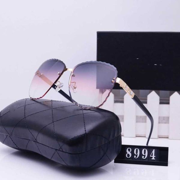 luxury designer new men's and women's sunglasses 20% off overseas street shooting travel fashion glasses 8994, White;black
luxury designer new men's and women's sunglasses 20% off overseas street shooting travel fashion glasses 8994, White;black