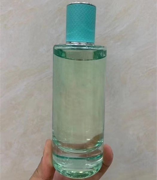 deodorant women perfume for her natural spray vaporisateur 90ml eau de parfum fast delivery1454136
deodorant women perfume for her natural spray vaporisateur 90ml eau de parfum fast delivery1454136