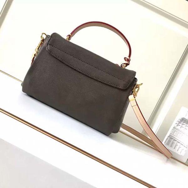5a designer luxury shoulder bag handbags purse women genuine leather fashion messenger bags tassel handbag crossbody bag wallet tote shoppin
5a designer luxury shoulder bag handbags purse women genuine leather fashion messenger bags tassel handbag crossbody bag wallet tote shoppin