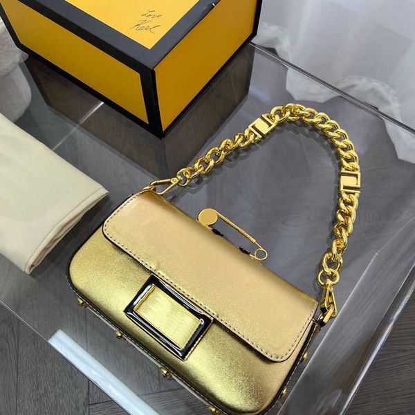 baguette designer bgs women pin handle chain shoulder bags luxurys handbag leather female cool purses chain bag 220415
baguette designer bgs women pin handle chain shoulder bags luxurys handbag leather female cool purses chain bag 220415