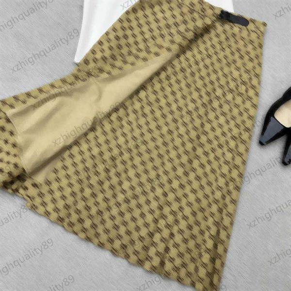 womens dress skirt double g jacquard fabric stitching leather buckle design high waist skirts hemline pleated slit design mid-length style h, Black;gray
womens dress skirt double g jacquard fabric stitching leather buckle design high waist skirts hemline pleated slit design mid-length style h, Black;gray